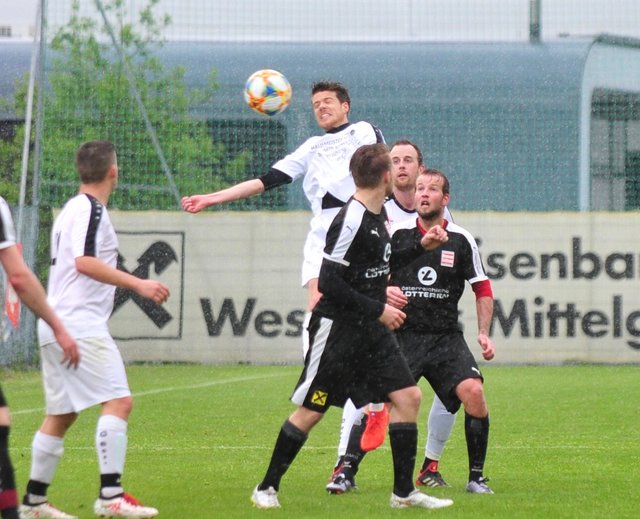 Götzens hatte gegen starke Grinzner viel Arbeit, behielt aber letztlich doch mit 3:1 die Oberhand! | Foto: Hassl