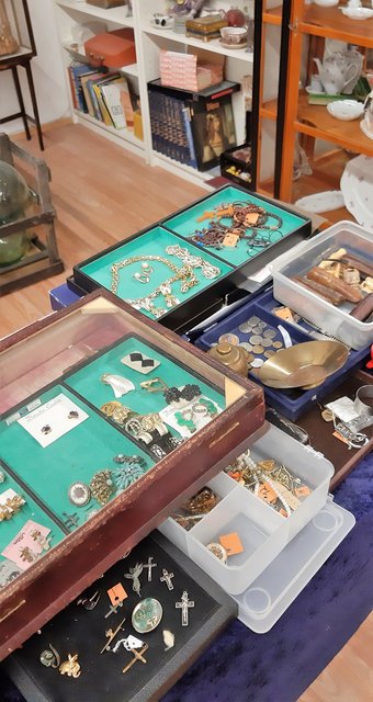 Flohmarkt in der Halle, Puntigamm, Graz, Triesterstraße,  Eingang auch über den Lift (über die Rampe)