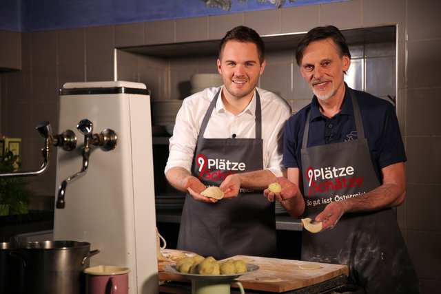Bernd Radler und Josef Gasser am Kleinsasserhof hoch über Spittal: Seine Nudelkreation hat gewonnen | Foto: ORF/Andreas Sacherer