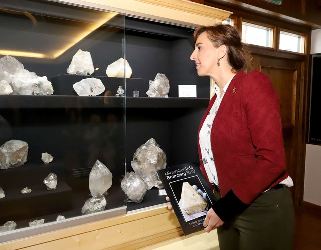 Interessiert: Landesrätin Maria Hutter. | Foto: Franz Neumayr