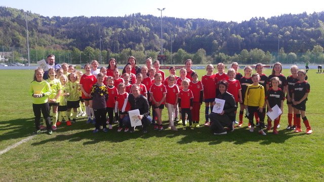 Auf der Sportanlage Landskron findet jeden Mittwoch ab 16.30 Uhr das Training für Mädchen statt. | Foto: KK