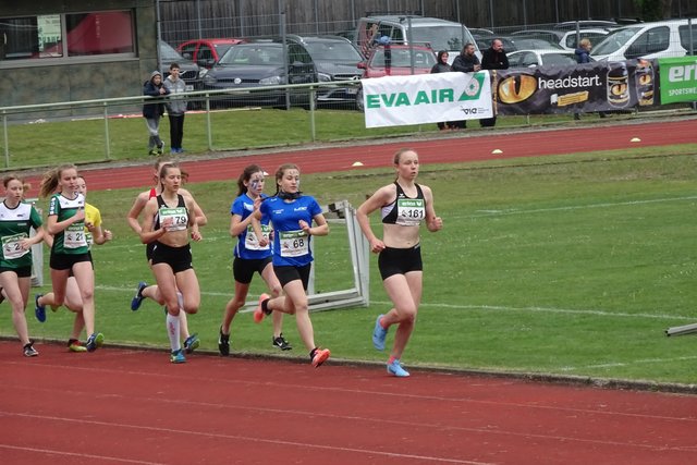 Emma Petersen und Viona Knoll auf Verfolgungskurs. | Foto: LAC