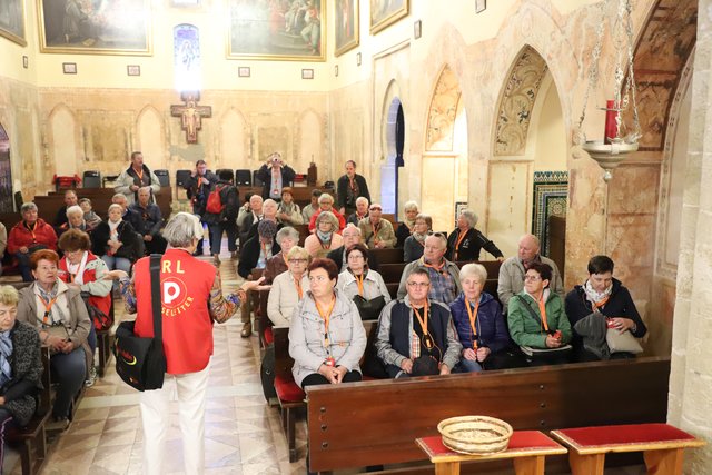  Auf den Spuren von Kolumbus wurde das Kloster La Rábida, in dem Kolumbus vor seiner Einschiffung Unterschlupf und Unterstützung fand, besichtigt.  Im Columbus Museum vermittelten die Nachbauten der 3 Expeditionsschiffe Nina, Pinta und Santa Maria einen Eindruck von deren tatsächlichen Größe und welchen Mut die Besatzungen besitzen mussten, um damit über den Atlantik zu segeln.