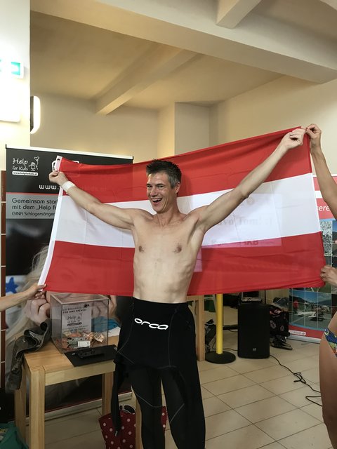 Hier hat Thomas Oberhuber eben den Weltrekord im Tauchen – 24 Stunden 26 km – geknackt. | Foto: Oberhuber