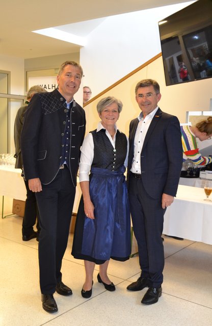 Bürgermeister Mag. Johann Winkelmaier, Direktorin Rudolfine Praßl, LAbg Franz Fartek
