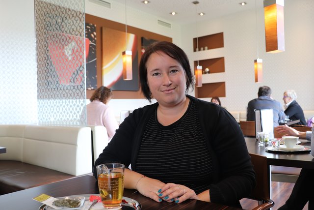 Beruflich zieht es Elke Höfler zu den Sprachen, hobbymäßig zur Musik und in den Garten. Die gebürtige Zettlingerin engagiert sich im Vorstand des Blasmusikbezirks Graz-Nord. Ihre musikalische Heimat ist  der MV Weinitzen, der am Wochenende Jubiläum feiert. | Foto: Edith Ertl