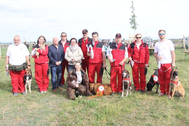 Mit sieben Hunden präsentierte Kat-Zug der Rettungshundestaffel Bad Vöslau eine halbstündige Vorführung.