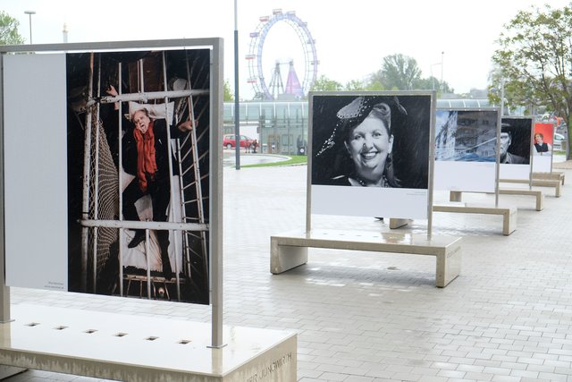 Die kostenlose Ausstellung "Menschenbilder 2019" ist bis Ende Mai rund um das Haus der Wiener Wirtschaft zu sehen. | Foto: Wirtschaftskammer Wien