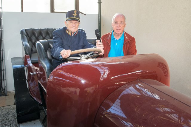 Wilhelm Hafner (rechts) mit Urgestein Ewald Kosjek von den Nostalgiebahnen