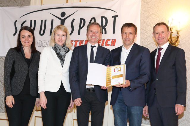 v. l. n. r.: Mag. Melanie Öttl (Bildungsdirektion Oberösterreich), LH-Stv. Mag. Christine Haberlander, Direktor Mag. Nikolaus Stelzer, Prof. Mag. Erwin Barth, Fachinspektor Mag. Friedrich Scherrer | Foto: Land Oberösterreich/Lisa Schaffner