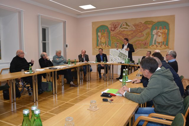 Der runde Tisch mit Mitgliedern der "Bürgerinitiative lebenswertes Fürstenfeld" und der Stadtgemeinde Fürstenfeld brachte keine Einigung.