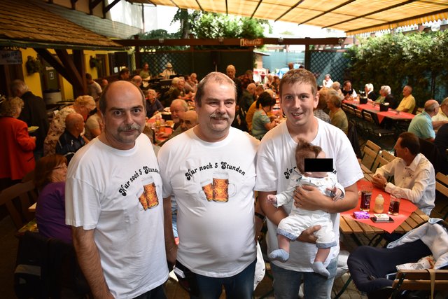 Ernst, Manfred und Mario Stargl (v.l., mit 3. Generation im Arm).