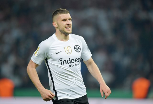 Eintrachts Ante Rebic darf im zweiten Halbfinale gegen FC Chelsea wieder mitmischen.