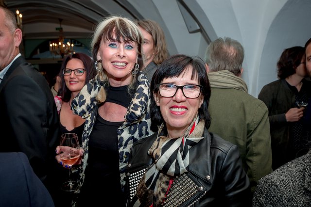 Brigitte Chmela und 16er-Chefin Marianne Jutz