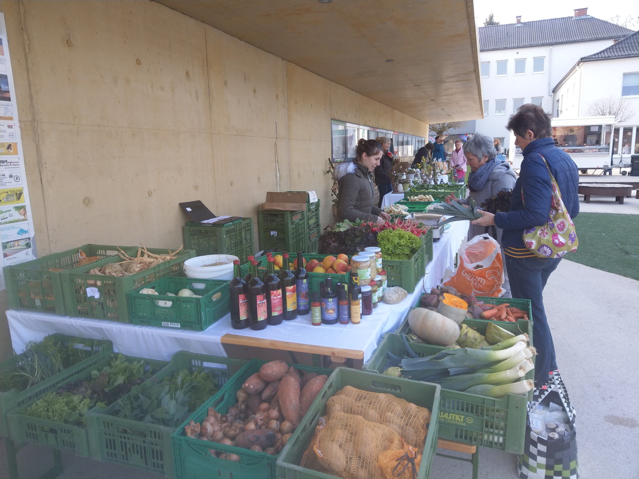 wei-kirchen-an-der-traun-schmankerlmarkt-feiert-sieben-jahre-wels