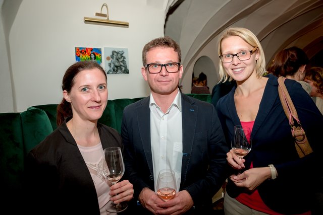 In guten Händen: Birgit, Roland und Viktoria von der Kärntner Treuhand