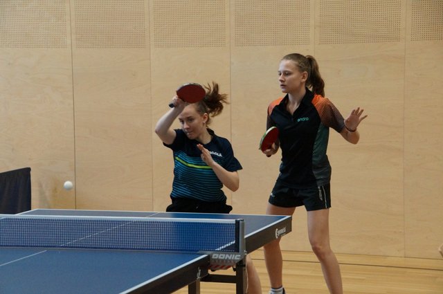 Im U18-Einzel holte Natasa Djordjevic den Sieg gegen ihre Doppelpartnerin Selina Leitner (re.), mit der sie Bronze im U18-Doppel errang.