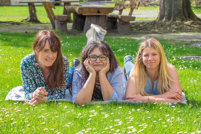 &lt;f&gt;Ehrenamtliche Mitarbeiterinnen:&lt;/f&gt; Susanne Illemann, Gaby Sailer und Cindy Sablatnig (von links) | Foto: Freiwilligenpicknick/ Alex Sailer