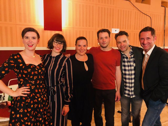 Nach der Premiere: Sabine Kristof-Kranzelbinder, Natalija Hartmann, Katarina Hartmann, Michael Kristof-Kranzelbinder, Alexander Kuchinka, Daniel Klier | Foto: Lehner