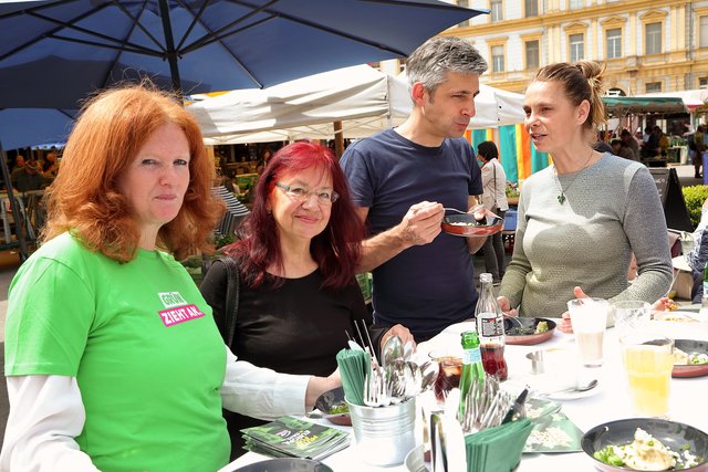 Margit Motschiunig, Evelyn Schmid-Tarmann, Pressesprecher Herbert *, Sarah Wiener