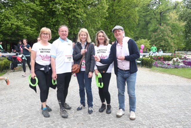 Bad Hall. Hallo, Suche eine Frau fr Freundschaft. Raum Wels, Steyr, Steyr-Land. Habe ein Auto, daher Treffen hat eine Dame Lust 22. Waldneukirchen. Kontaktanzeigen Bad Hall | Locanto Dating Bad Hall