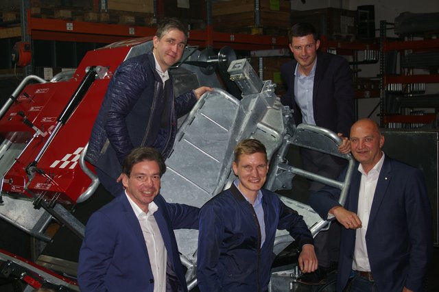 Hinten: Christina Finner (öi.) und Wolfgang Brandstätter
Vorne: Klaus Aitzetmüller, Andreas Rosensteiner und LA, Bürgermeister Christian Dörfel (v.li.). | Foto: WB