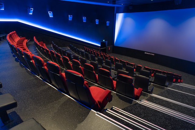 In den fünf Kinosälen im Star Movie Ried-Tumeltsham wurden die Leinwände getauscht.  | Foto: Star Movie