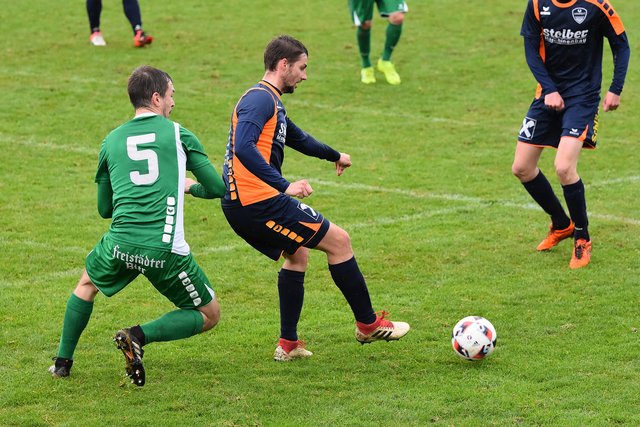 Kevin Aiglstorfer im Zweikampf!