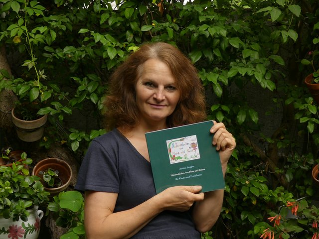 Autorin Andrea Stopper mit ihren Naturmärchen