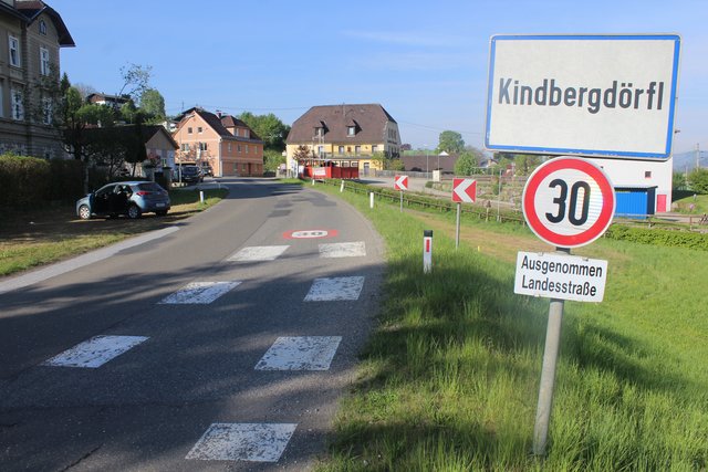 Der Weg nach Kindbergdörfl ist gesäumt von unterschiedlichen Geschwindigkeitsbegrenzungen.  | Foto: Hofbauer