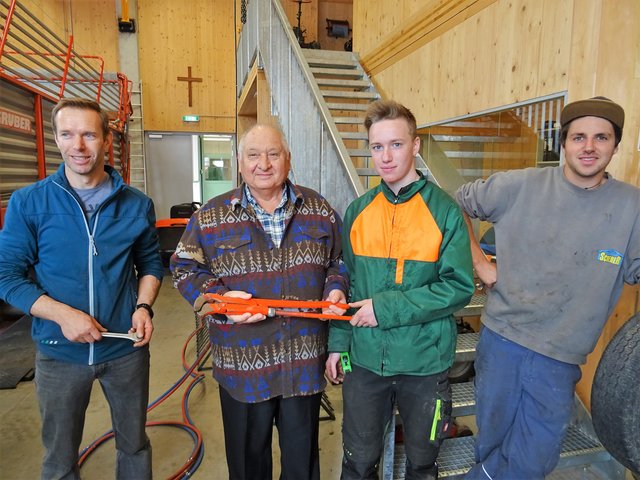 Bei den Mechanikern Landwirtschaftlichen Schule in Bruck wird geschraubt, geschweißt, und ... | Foto: Leopold Kohr-Akademie