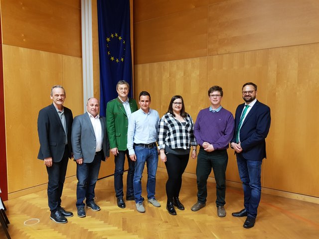 Vertreter der Gemeinde St. Stefan rund um Bürgermeister Johann Kaufmann (l.) mit den drei Diskussionspartnern.  | Foto: Gemeinde St. Stefan 