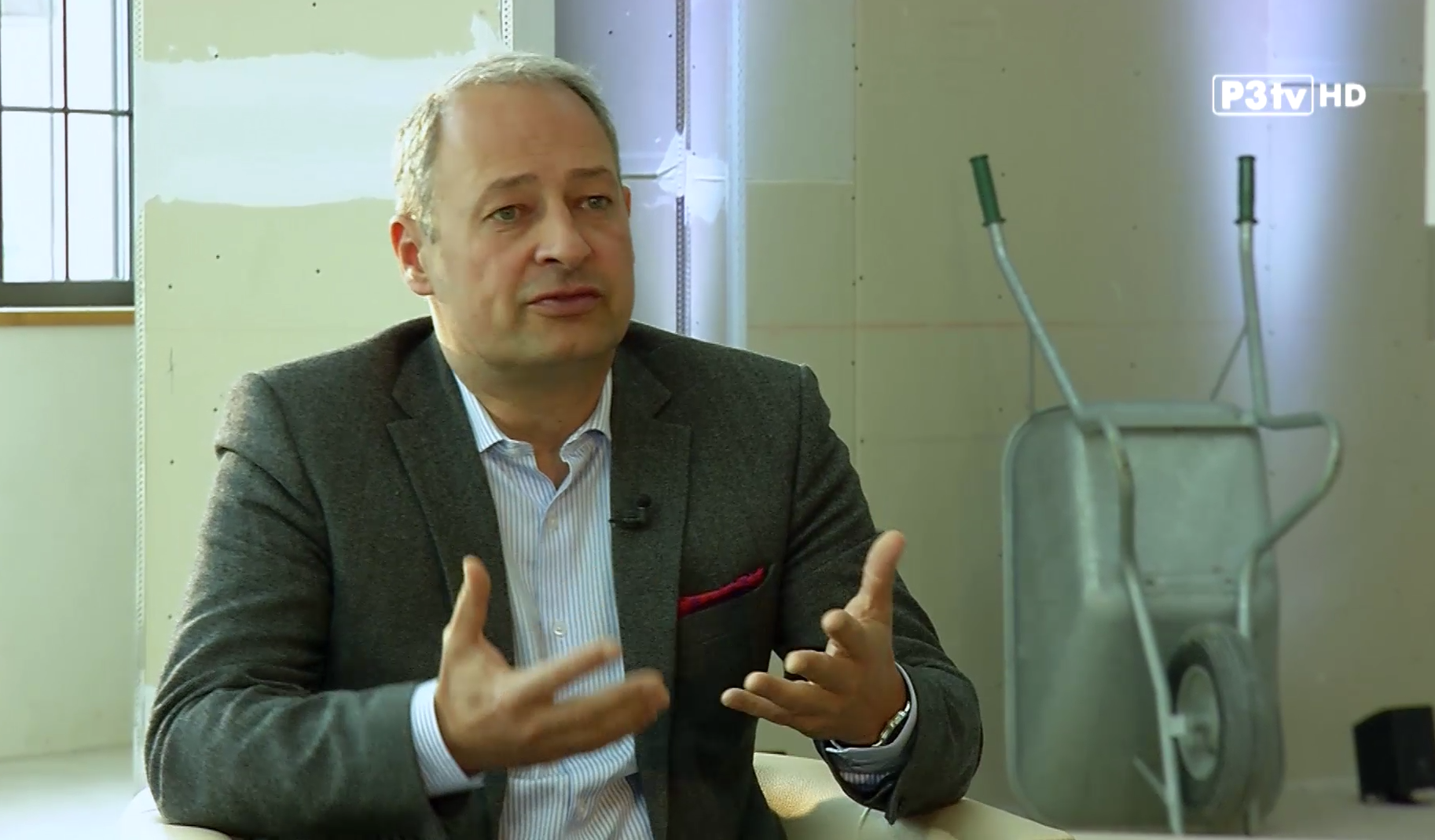 SPÖ-Spitzenkandidat Andreas Schieder für die EU-Wahl im Gespräch mit Bezirksblätter Chefredakteur Oswald Hicker und P3tv Chefredakteur Rudolf Vajda.