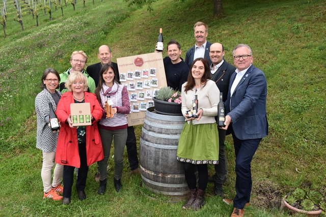 Wo Naturpark oben steht, ist Naturpark drinnen: Gemeinsam wurde über die erfolgreiche Arbeit der Naturparkspezialitäten Südsteiermark am Kranachberg Bilanz gezogen.