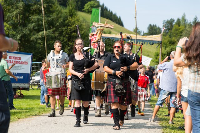 Immer ein Erlebnis: der Einzug der Clans rund ums urige Schloss Kogl. | Foto: Georg Schlemmer