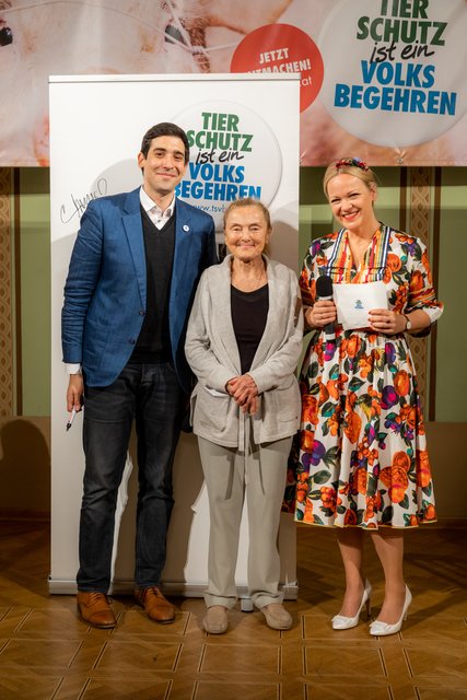 Initiator Sebastian Mena, Schauspielerin Erni Mangold und Bettina Neuber. (v.L.)