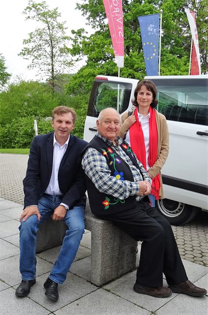 V.l.: Christian Vötter, Tom Porter und Susanna Vötter-Dankl. Die Leopold Kohr-Akademie organisierte und begleitete Tom Porter durch das Bundesland Salzburg. | Foto: Leopold Kohr-Akademie
