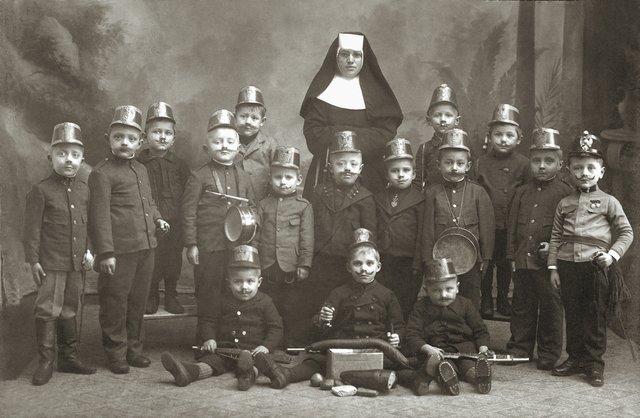 Kaisergeburtstagsfest 1898 in der Kinderbewahranstalt.