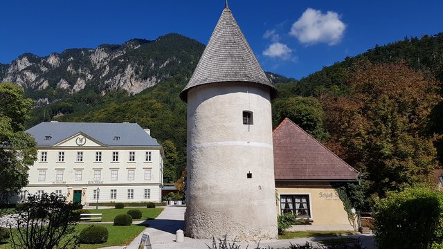 <f>Die Schloss-Stube</f> wird derzeit saniert.