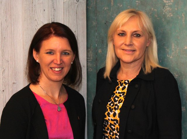 Angelika Winzig (r.) mit Michaela Langer-Weninger. | Foto: Jungwirth