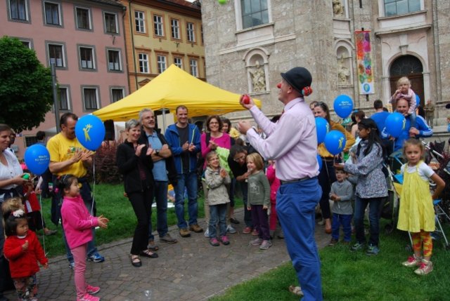 Familienfest rund um den Innsbrucker Dom St. Jakob von 10 bis 13 Uhr mit Mittagsgebet mit Bischof Hermann Glettler.