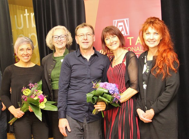 <b>Feierten mit:</b> Sabine Wagner, Rebecca Annouche, Manu Mazé, Ursula Leopold, Ivanila Lultcheva (v.r.)