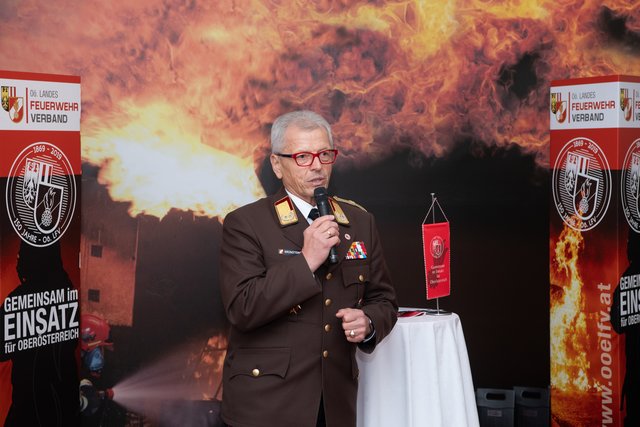 Wolfgang Kronsteiner bei seiner Rede. | Foto: fotokerschi.at/Kerschbaummayr