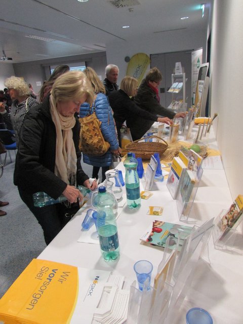 Die Informationsbroschüren der NÖGKK werden immer gerne genommen. | Foto: NÖGKK