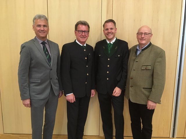 BH Manfred Walch, Altbürgermeister Michael Fuchs-Wurzinger, Bürgermeister Christian Sekli, Altbürgermeister Josef Felgitscher | Foto: Gemeinde