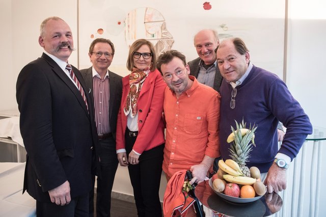 Die Diskutanten und STERTZ-Geschäftsführer Peter Bermann (rechts), freundschaftlich vereint nach einer würzigen, fairen und ansprechenden Diskussion. | Foto: Christian Jungwirth
