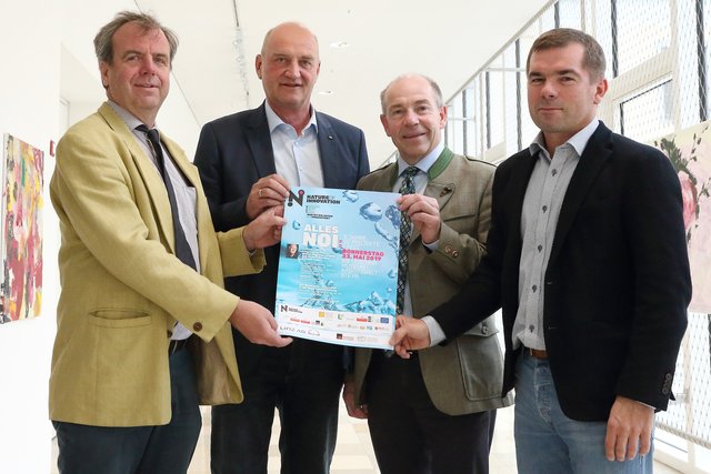 Wolfgang Löberbauer (Abteilung Land- und Forstwirtschaft), Obmann Christian Dörfel, Agrarlandesrat Max Hiegelsberger, Projektleiter Andreas Kupfer (v. l.).