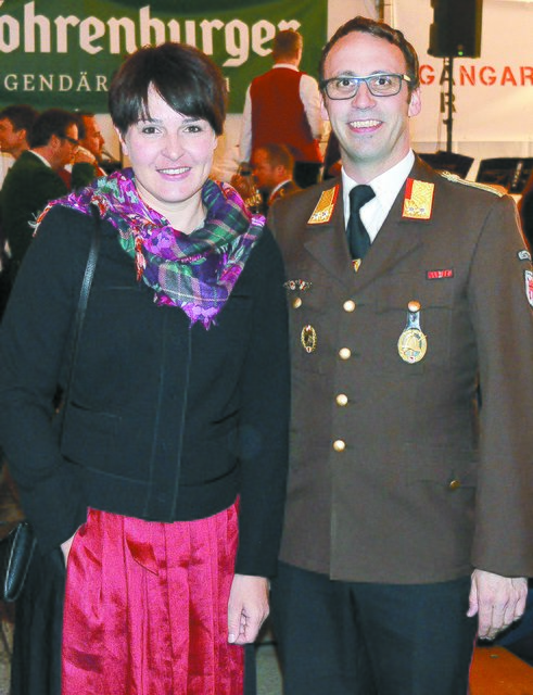 Monika Vonier, Feuerwehr-Bezirksvertreter Florian Beiser. | Foto: Gerhard Scopoli/VLK