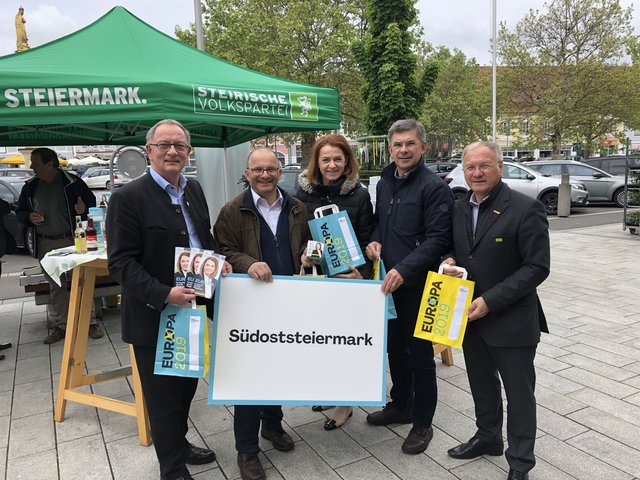 In Feldbach trafen sich ÖVP-Landesgeschäftsführer Detlev Eisel-Eiselsberg, Anton Gangl, Simone Schmiedtbauer, Franz Fartek und Josef Ober (v.l.).  | Foto: WOCHE