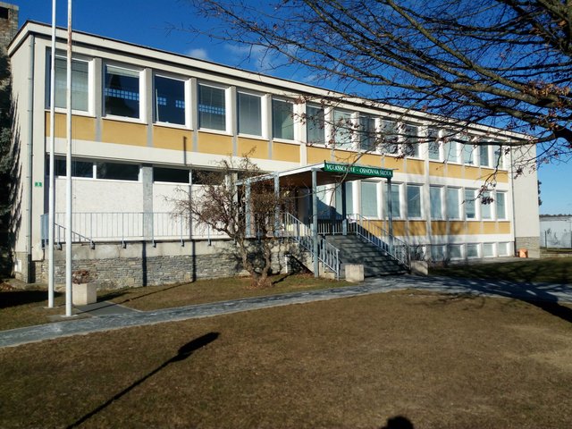 Die gegenwärtige Volksschule würde einem Neubau weichen.
